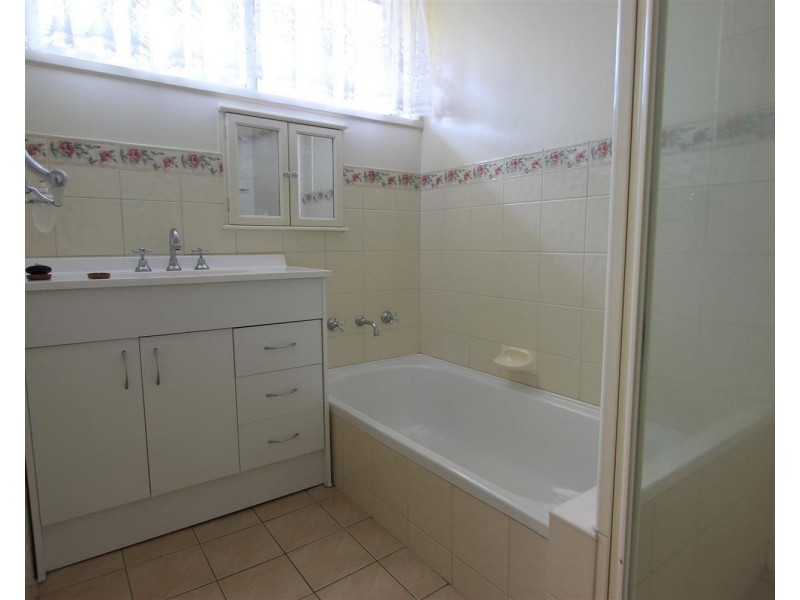 21 Tinga Crescent, Wagga Wagga NSW 2650