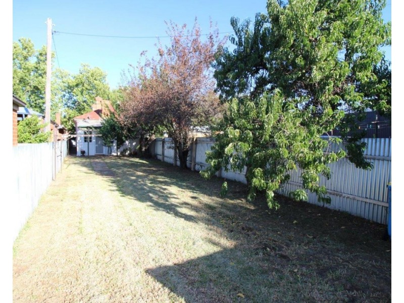 69 Best Street, Wagga Wagga NSW 2650