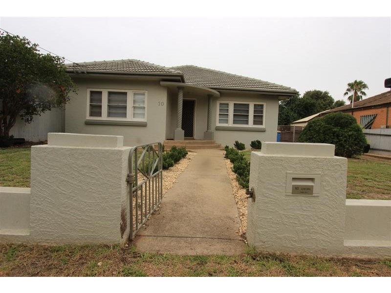 10 Sullivan Avenue, Wagga Wagga NSW 2650