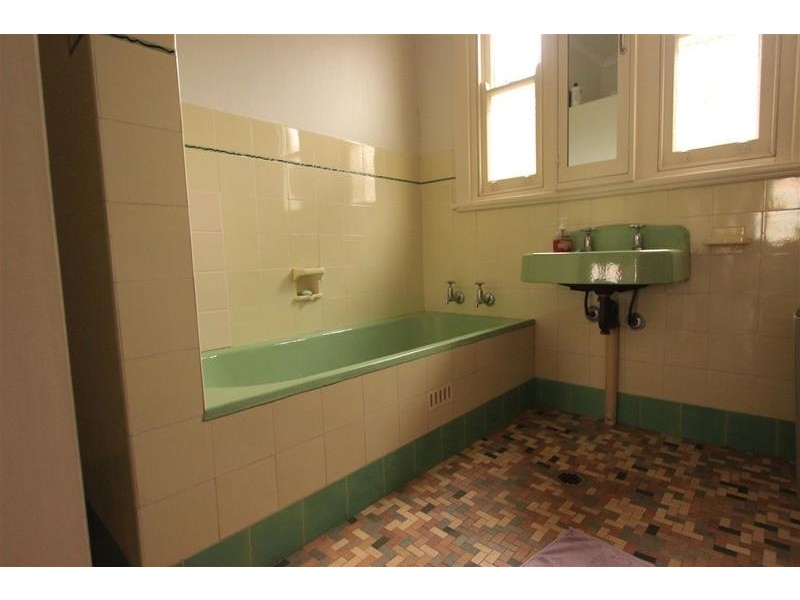 10 Sullivan Avenue, Wagga Wagga NSW 2650