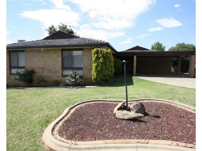 87 Leavenworth Drive, Mount Austin NSW 2650