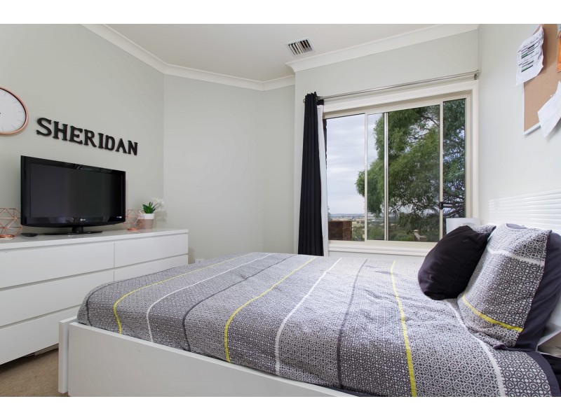 18 Stellway Close, Kooringal NSW 2650