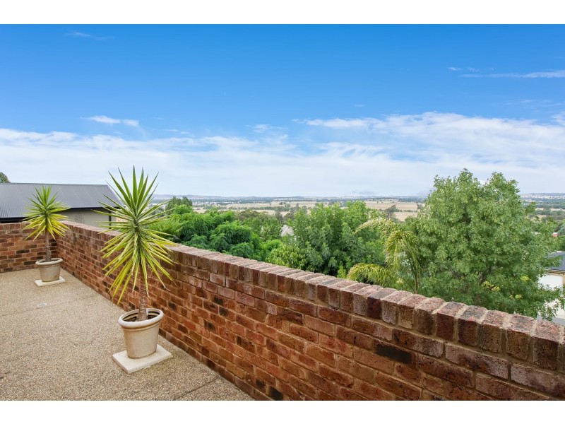 18 Stellway Close, Kooringal NSW 2650