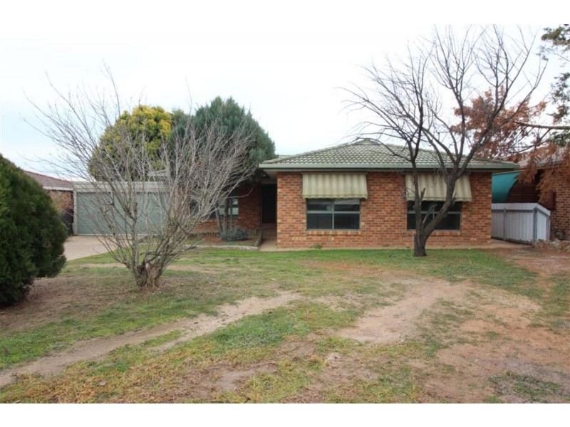 5 Eaton Street, Wagga Wagga NSW 2650