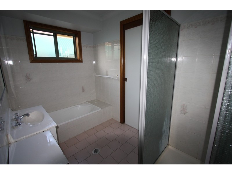 5 Eaton Street, Wagga Wagga NSW 2650