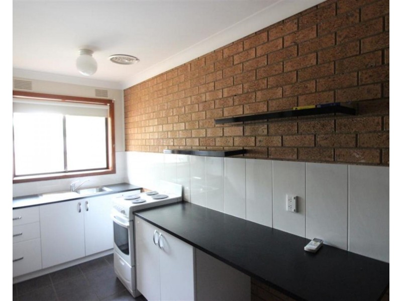 1/18 Magnolia Parade, Lake Albert NSW 2650