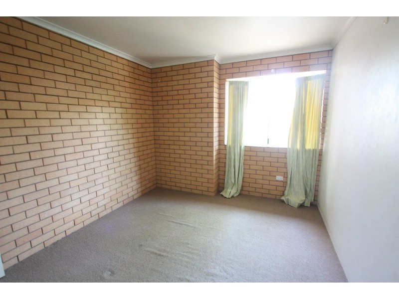 2/29 Kenneally Street, Kooringal NSW 2650