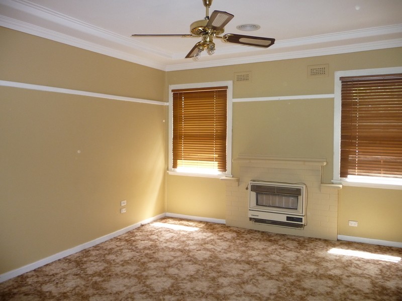 19 Sullivan Avenue, Wagga Wagga NSW 2650