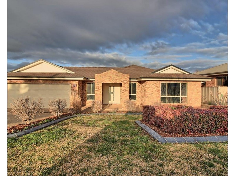7 Bogong Crescent, Tatton NSW 2650