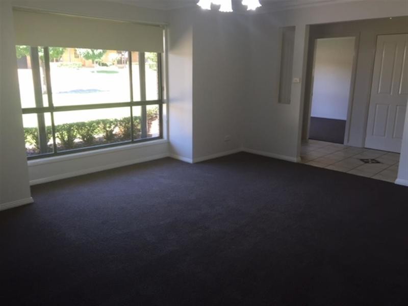 24 Cowan Place, Wagga Wagga NSW 2650