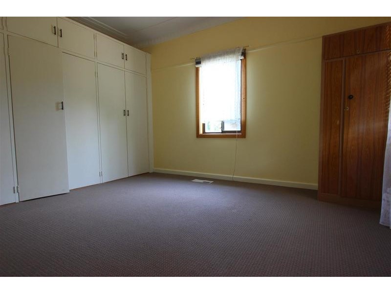 129 Grove Street, Kooringal NSW 2650