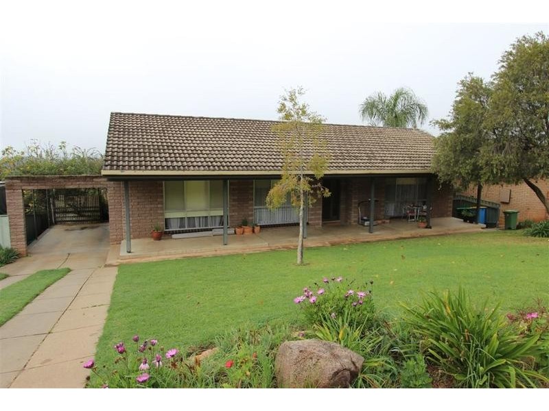 49 Wilks Avenue, Wagga Wagga NSW 2650