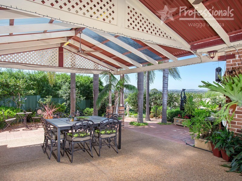 70  Simkin Crescent, Wagga Wagga NSW 2650