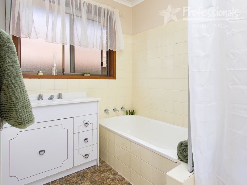 25  Forrest Street, Wagga Wagga NSW 2650