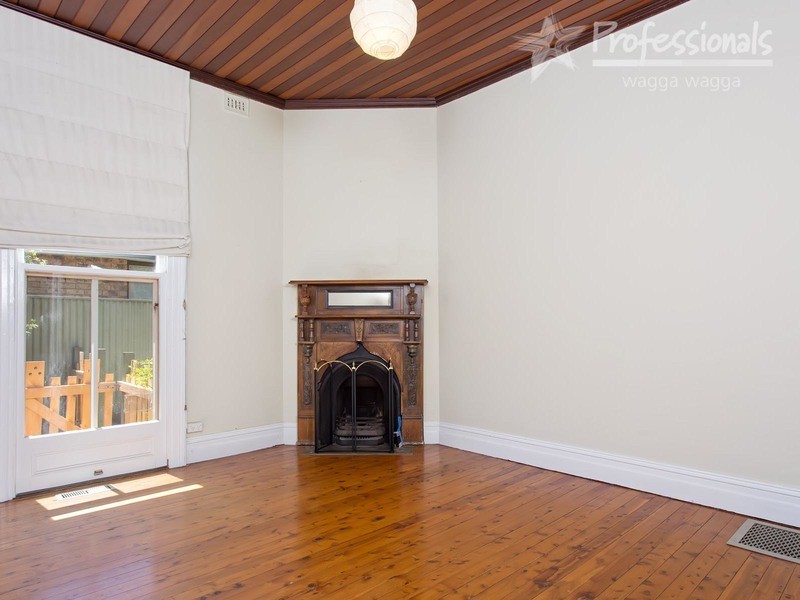 86 Best Street, Wagga Wagga NSW 2650