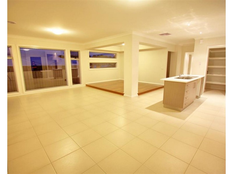 56 Kaloona Drive, Bourkelands NSW 2650