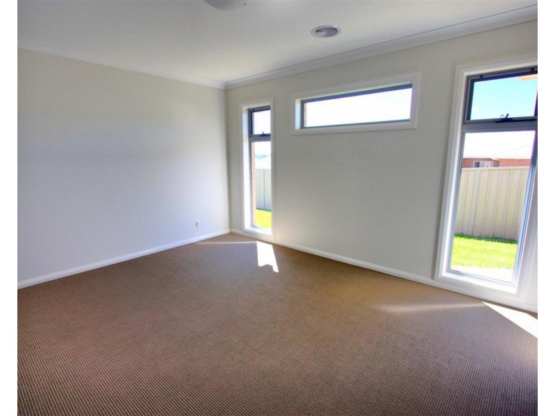56 Kaloona Drive, Bourkelands NSW 2650