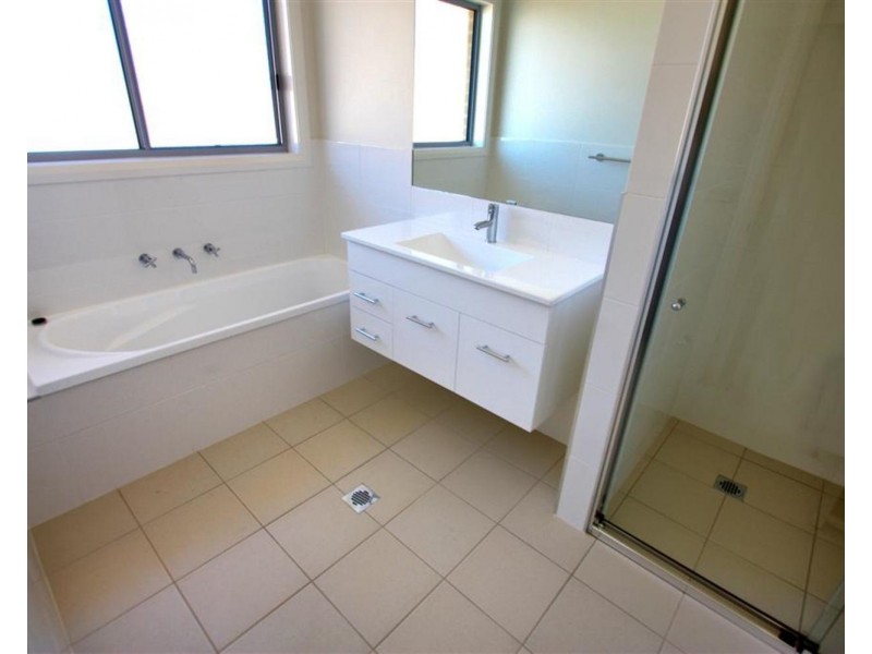 56 Kaloona Drive, Bourkelands NSW 2650