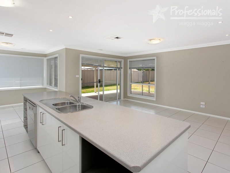 62 Mima Street, Wagga Wagga NSW 2650