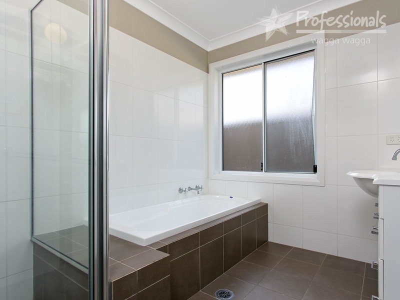 62 Mima Street, Wagga Wagga NSW 2650