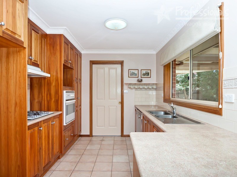31 Kaldari Crescent, Wagga Wagga NSW 2650