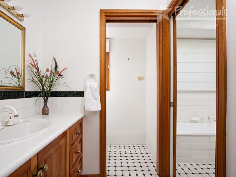 31 Kaldari Crescent, Wagga Wagga NSW 2650