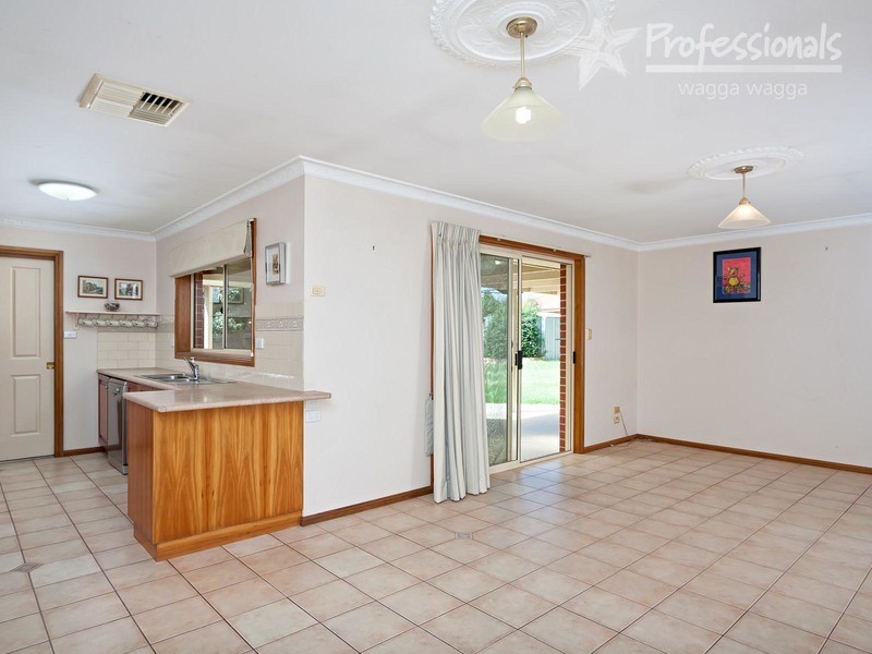 31 Kaldari Crescent, Wagga Wagga NSW 2650
