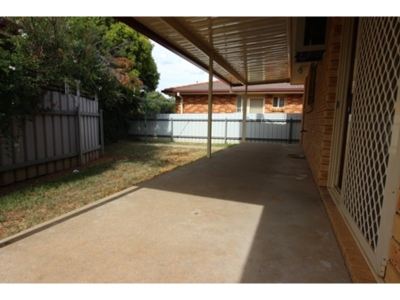 1/5 Yentoo Drive, Glenfield Park NSW 2650