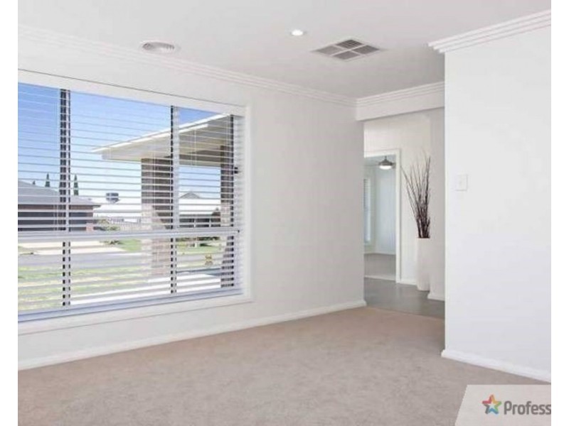 83 Atherton Crescent, Tatton NSW 2650