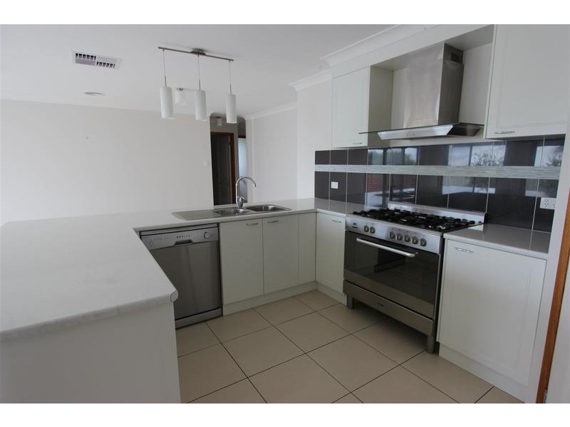 11 Tahara Crescent, Wagga Wagga NSW 2650