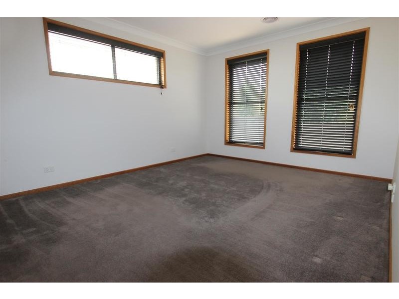 11 Tahara Crescent, Wagga Wagga NSW 2650