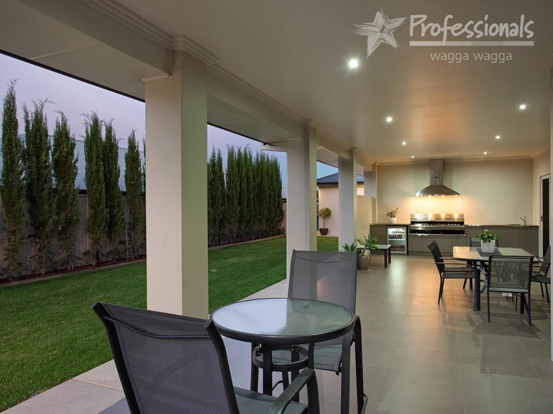 35 Brindabella Drive, Wagga Wagga NSW 2650