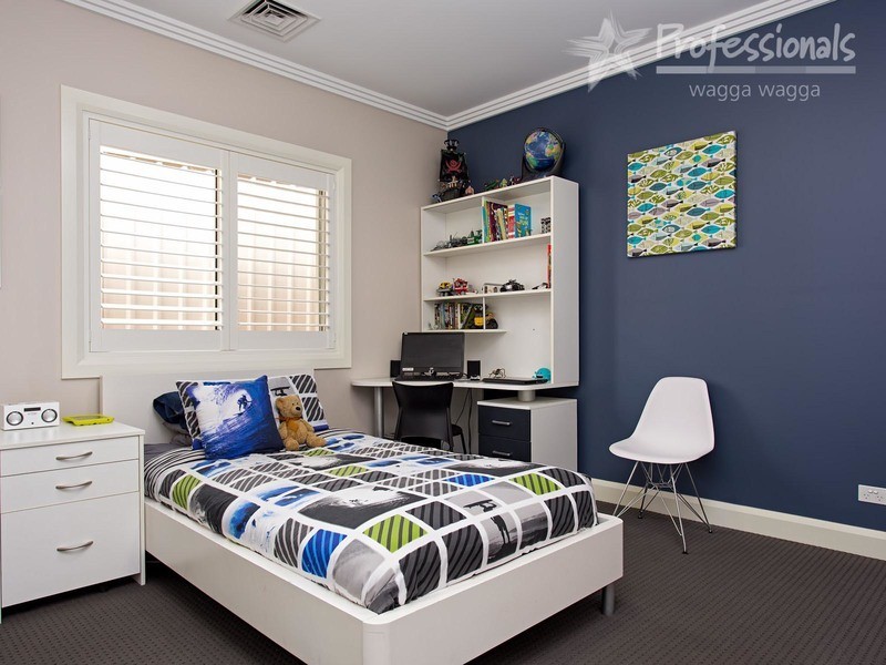 35 Brindabella Drive, Wagga Wagga NSW 2650