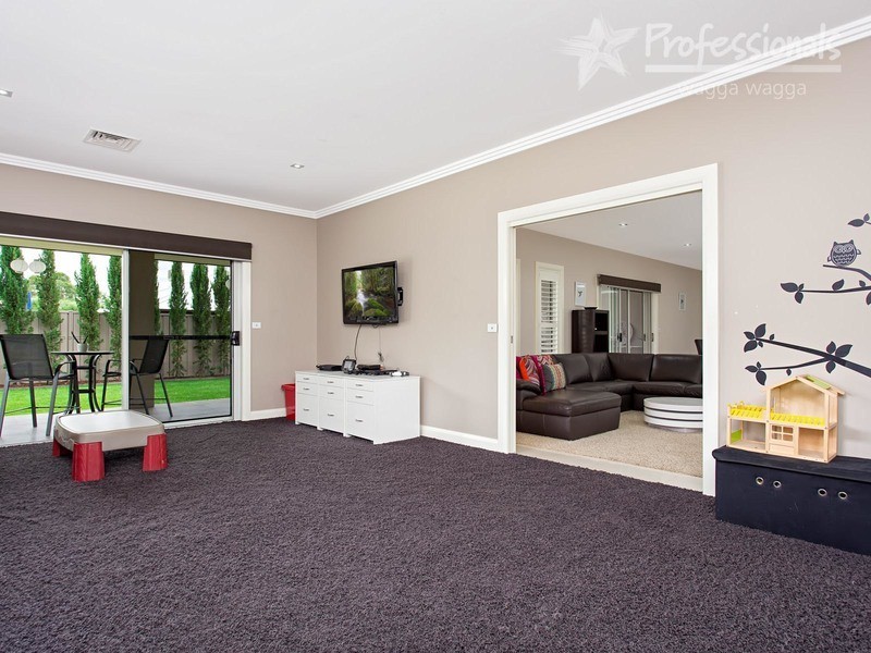 35 Brindabella Drive, Wagga Wagga NSW 2650