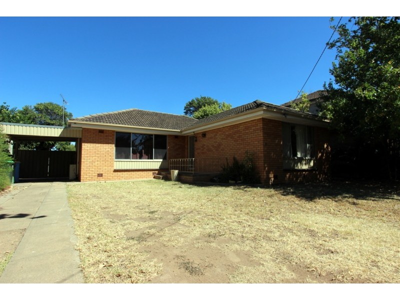 8 Thomas Street, Wagga Wagga NSW 2650