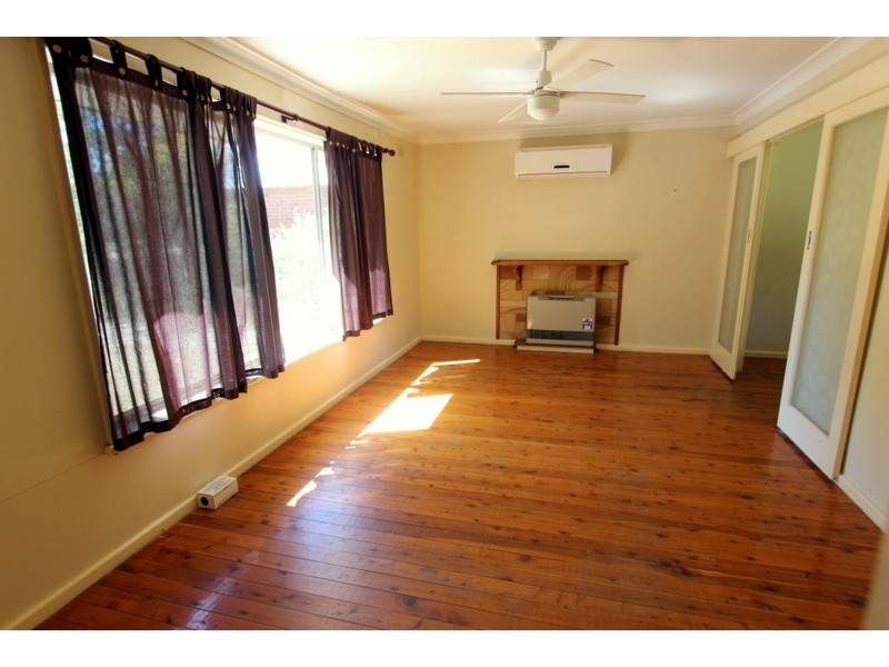 8 Thomas Street, Wagga Wagga NSW 2650