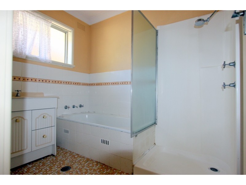 8 Thomas Street, Wagga Wagga NSW 2650