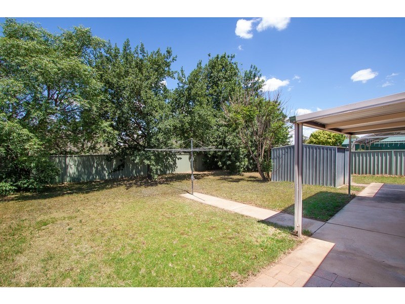 23 Forrest Street, Lake Albert NSW 2650