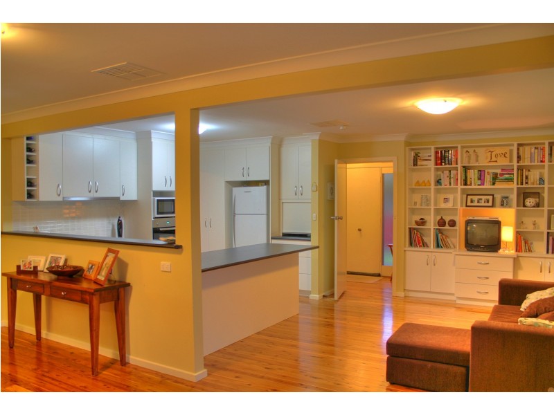 9 Banks Avenue, Kooringal NSW 2650