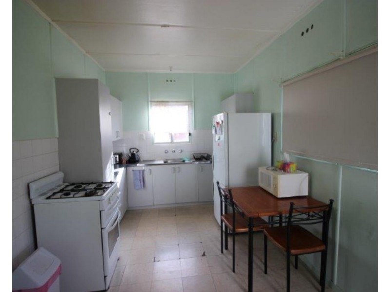 150 Macleay Street, Wagga Wagga NSW 2650