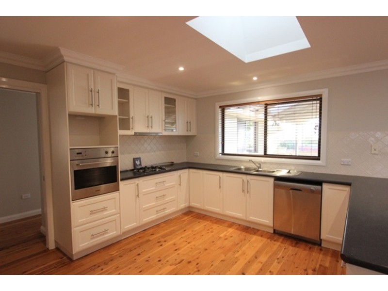 71 Simkin Crescent, Kooringal NSW 2650