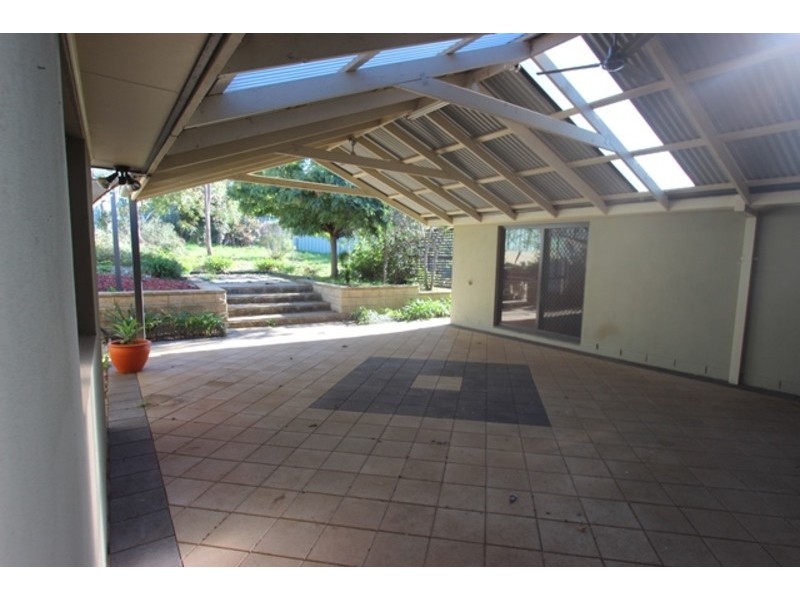71 Simkin Crescent, Kooringal NSW 2650