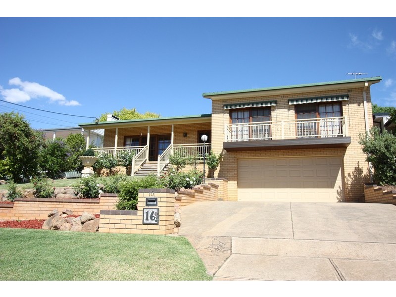 16 Panorama Street, Wagga Wagga NSW 2650