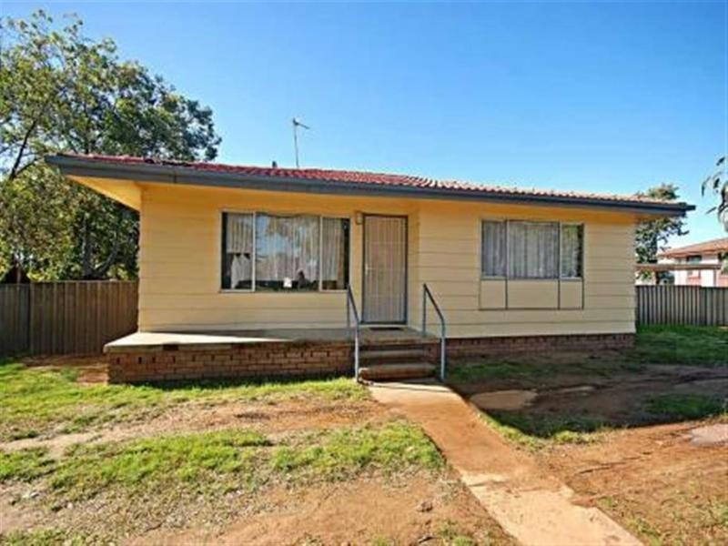 6 Lalor Place, Wagga Wagga NSW 2650