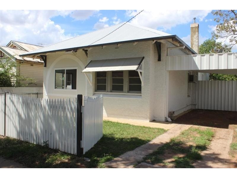 31 Norman Street, Wagga Wagga NSW 2650
