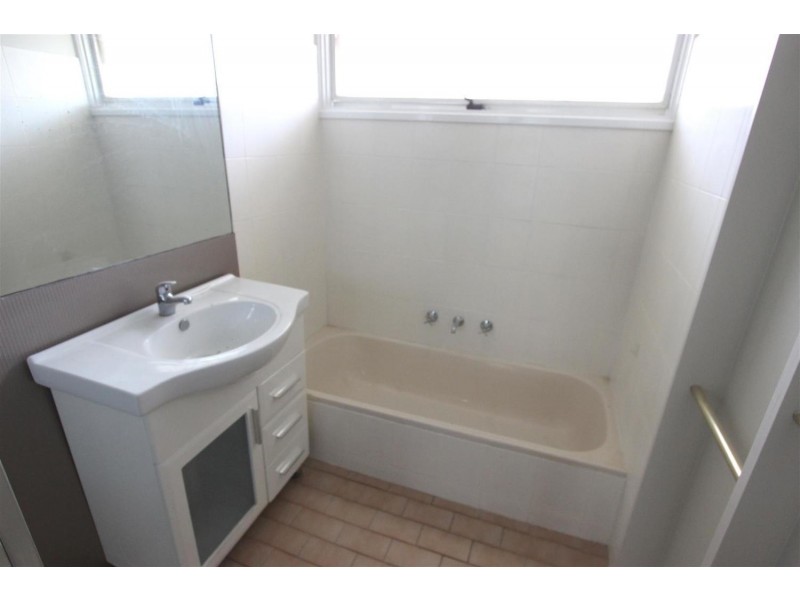 6  Nandina Avenue, Wagga Wagga NSW 2650