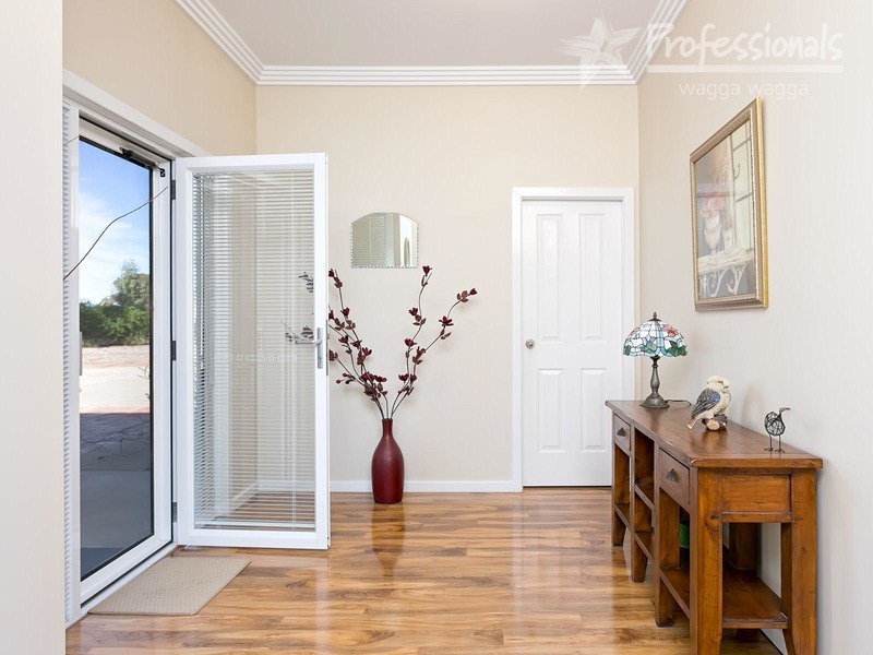 166 Mitchell Road, Wagga Wagga NSW 2650
