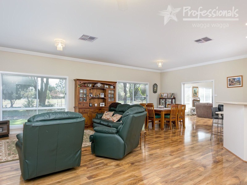166 Mitchell Road, Wagga Wagga NSW 2650