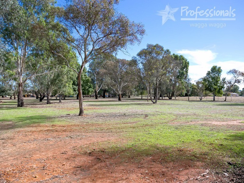 166 Mitchell Road, Wagga Wagga NSW 2650