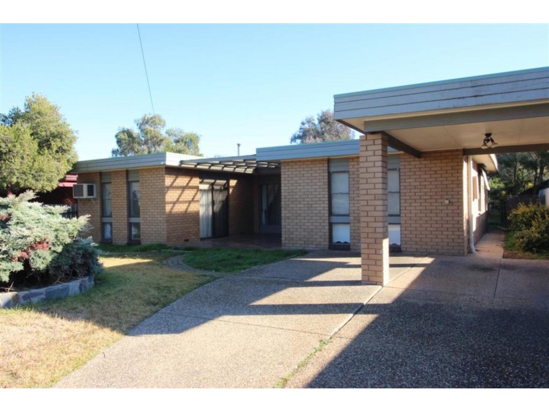 13 Higgins Avenue, Wagga Wagga NSW 2650